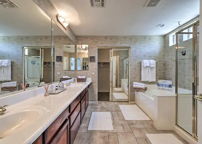 1/2 Mi To Lake: Family W/ Hot Tub In Goodyear Holiday home *