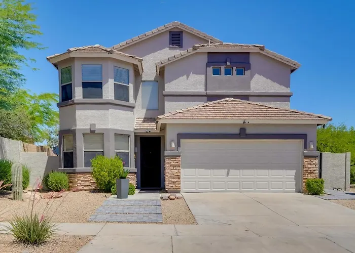 Holiday home 1/2 Mi To Lake: Family W/ Hot Tub In Goodyear Liberty