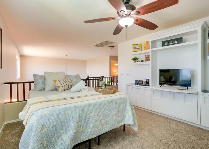 1/2 Mi To Lake: Family W/ Hot Tub In Goodyear * Liberty