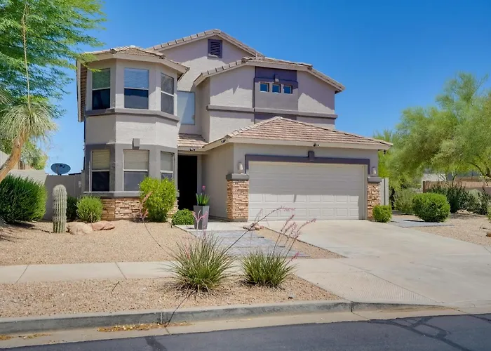 Holiday home 1/2 Mi To Lake: Family W/ Hot Tub In Goodyear *