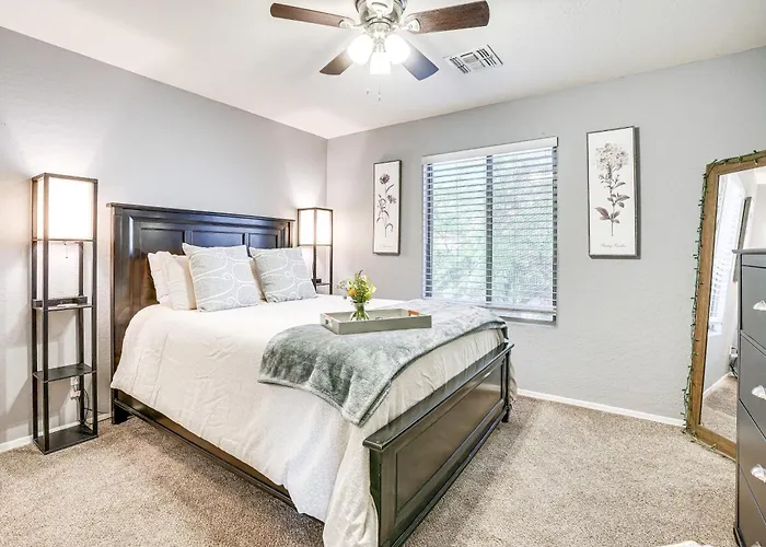 1/2 Mi To Lake: Family W/ Hot Tub In Goodyear Holiday home Liberty